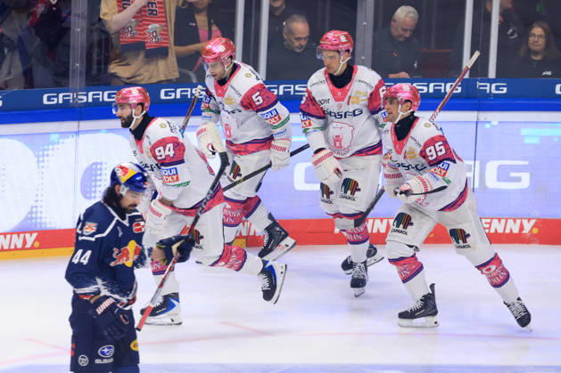 16.10.2026, DEU, GER, Eishockey, 9.Spieltag, Saison 2026 27, Berlin, Eisbaeren Berlin vs. RB Muenchen 1:0 durch Ty Ronning ( Eisbaeren Berlin 9 ), Jubel, jubelt, Freude, Glueck, gluecklich, positive Emotionen, nordphoto GmbH Engler Berlin Uber-Arena Berlin Deutschland Copyright: xNordphotox xEnglerx