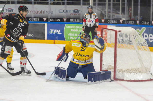 LUGANO, SWITZERLAND - OCTOBER 16: goalkeeper Sandro Aeschlimann of Davos R) can™t saves on Topscorer Jere Innala of Lugano not showed) during the game between HC Lugano v HC Davos at the Corner Arena on October 16, 2026 in Lugano, Switzerland. Lugano Ticino Switzerland Copyright: xJustPictures.ch JarixPestelaccix jp-en-EuSpIm-JP6_JAr_NL_HCL_HCDavos_16Ott2026_000044
