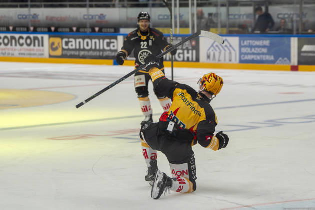LUGANO, SWITZERLAND - OCTOBER 16: Topscorer Jere Innala of Lugano celebrates his goal during the game between HC Lugano v HC Davos at the Corner Arena on October 16, 2026 in Lugano, Switzerland. Lugano Ticino Switzerland Copyright: xJustPictures.ch JarixPestelaccix jp-en-EuSpIm-JP6_JAr_NL_HCL_HCDavos_16Ott2026_000045