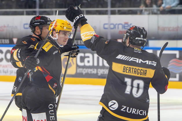LUGANO, SWITZERLAND - OCTOBER 16: Topscorer Jere Innala of Lugano C) celebrates his goal with Alessio Bertaggia of Lugano R) and Santeri Alatalo of Lugano L) during the game between HC Lugano v HC Davos at the Corner Arena on October 16, 2026 in Lugano, Switzerland. Lugano Ticino Switzerland Copyright: xJustPictures.ch JarixPestelaccix jp-en-EuSpIm-JP6_JAr_NL_HCL_HCDavos_16Ott2026_000048