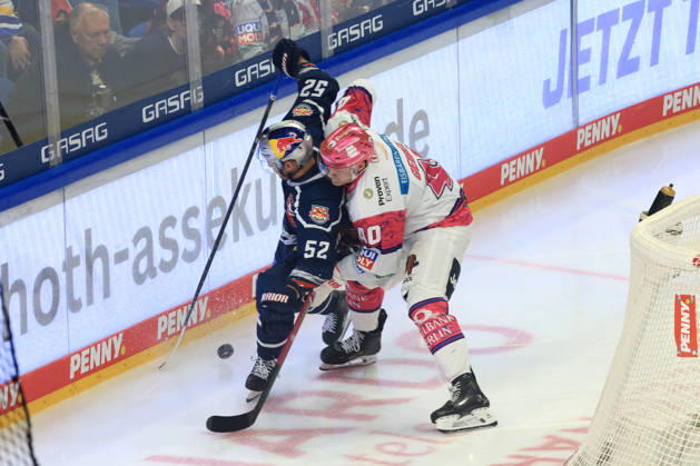 16.10.2026, DEU, GER, Eishockey, 9.Spieltag, Saison 2026 27, Berlin, Eisbaeren Berlin vs. RB Muenchen Korbinian Geibel ( Eisbaeren Berlin 40 ), Patrick Hager ( RedBull Muenchen 52 ), nordphoto GmbH Engler Berlin Uber-Arena Berlin Deutschland Copyright: xNordphotox xEnglerx