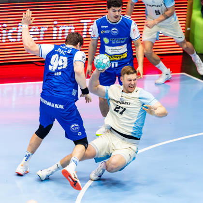 16.10.2026, GER, Handball, Maenner, Saison 26 27, Opel 1.Bl, 9.Spieltag, ThSV Eisenach - VfL Gummersbach Kristjan Horzen (VfL Gummersbach), Tillman Leu (ThSV Eisenach,99) 99817 Eisenach Werner-Assmann-Halle Am Sportp Thueringen Deutschland