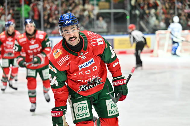 Penny DEL; Augsburger Panther - Adler Mannheim, 16.10.2026 AUGSBURG, GERMANY; 16. OCTOBER: Jubel der Panther nach dem Treffer zum 1-0 durch Trevor PARKES (Augsburger Panther 84) Tor Torschuetze Freude Happy während dem Match der Penny DEL zwischen den Augsburger Panthern und den Adler Mannheim am 9. Spieltag im Curt Frenzel Stadion Copyright: xBEAUTIFULxSPORTS Goldbergx