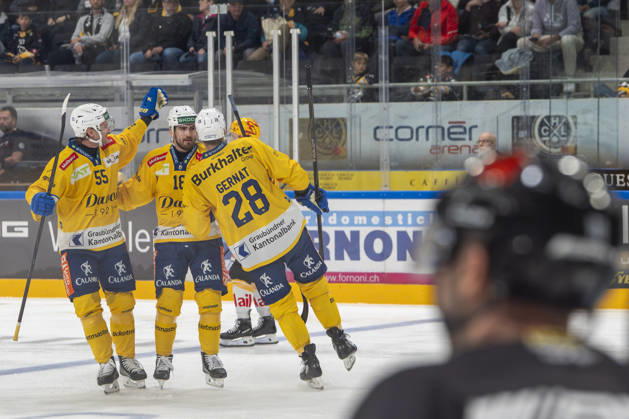 LUGANO, SWITZERLAND - OCTOBER 16: Filip Zadina of Davos 2nd L) celebrated for his goal during the game between HC Lugano v HC Davos at the Corner Arena on October 16, 2026 in Lugano, Switzerland. Lugano Ticino Switzerland Copyright: xJustPictures.ch JarixPestelaccix jp-en-EuSpIm-JP6_JAr_NL_HCL_HCDavos_16Ott2026_000083