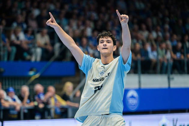 Nikola Roganovic (VfL Gummersbach, 23) jubelt zum 7m Treffer. GER, ThSV Eisenach gegen VfL Gummersbach, 1. Opel Handballbundesliga, Handball, 9.Spieltag, Saison 2026 2027, 20.00 Uhr, 16.10.2026 GER, ThSV Eisenach gegen VfL Gummersbach, 1. Opel Handballbundesliga, Handball, 9.Spieltag, Saison 2026 2027, 20.00 Uhr, 16.10.2026 Eisenach Copyright: xMartinxHerbstx