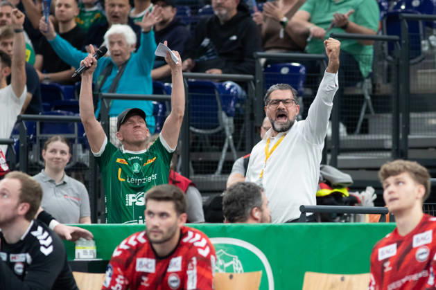 Handball, HBL2: SC DHfK Leipzig - ASV Hamm-Westfalen; 16.10.2026 Jubel bei Geschäftsführer Karsten Günther (SC DHfK Leipzig) Handball, 2. Bundesliga, Saison 2026 2027, 8. Spieltag: SC DHfK Leipzig vs. ASV Hamm-Westfalen am 16.10.2026 in der Quarterback Immobilien Arena Leipzig. Copyright: xBEAUTIFULxSPORTS JanxKaeferx