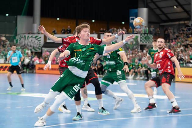 Handball, HBL2: SC DHfK Leipzig - ASV Hamm-Westfalen; 16.10.2026 Finn Schroven (19, SC DHfK Leipzig) wirft. Handball, 2. Bundesliga, Saison 2026 2027, 8. Spieltag: SC DHfK Leipzig vs. ASV Hamm-Westfalen am 16.10.2026 in der Quarterback Immobilien Arena Leipzig. Copyright: xBEAUTIFULxSPORTS JanxKaeferx