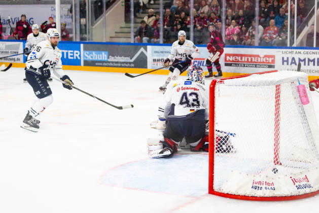 DEL2 (matchday 9) Ice hockey, Eishockey match between EV Landshut and Ravensburg Towerstars on 16.10.2026. in VR-Bank Landshut Arena Landshut, Germany. EV Landshut goal seen during the DEL2 (matchday 9) ice hockey match between EV Landshut and Ravensburg Towerstars on 16.10.2026. in VR-Bank Landshut Arena Landshut, Germany. Copyright: xBEAUTIFULxSPORTS Bosnjakovicx