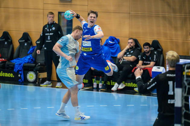 Oskar Joelsson (ThSV Eisenach, 03), Kristjan Horzen (VfL Gummersbach, 27), Bertram Obling (VfL Gummersbach, 16) GER, ThSV Eisenach gegen VfL Gummersbach, 1. Opel Handballbundesliga, Handball, 9.Spieltag, Saison 2026 2027, 20.00 Uhr, 16.10.2026 GER, ThSV Eisenach gegen VfL Gummersbach, 1. Opel Handballbundesliga, Handball, 9.Spieltag, Saison 2026 2027, 20.00 Uhr, 16.10.2026 Eisenach Copyright: xMartinxHerbstx