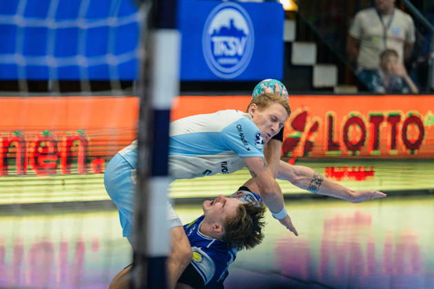 Tilen Kodrin (VfL Gummersbach, 05) gegen Felix Aellen (ThSV Eisenach, 22) GER, ThSV Eisenach gegen VfL Gummersbach, 1. Opel Handballbundesliga, Handball, 9.Spieltag, Saison 2026 2027, 20.00 Uhr, 16.10.2026 GER, ThSV Eisenach gegen VfL Gummersbach, 1. Opel Handballbundesliga, Handball, 9.Spieltag, Saison 2026 2027, 20.00 Uhr, 16.10.2026 Eisenach Copyright: xMartinxHerbstx