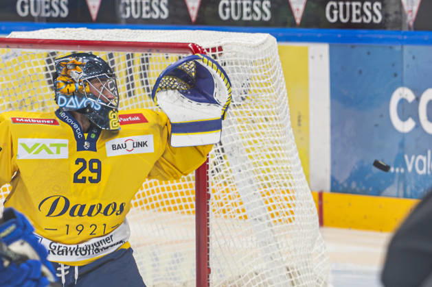 LUGANO, SWITZERLAND - OCTOBER 16: goalkeeper Sandro Aeschlimann of Davos in action during the game between HC Lugano v HC Davos at the Corner Arena on October 16, 2026 in Lugano, Switzerland. Lugano Ticino Switzerland Copyright: xJustPictures.ch JarixPestelaccix jp-en-EuSpIm-JP6_JAr_NL_HCL_HCDavos_16Ott2026_000260