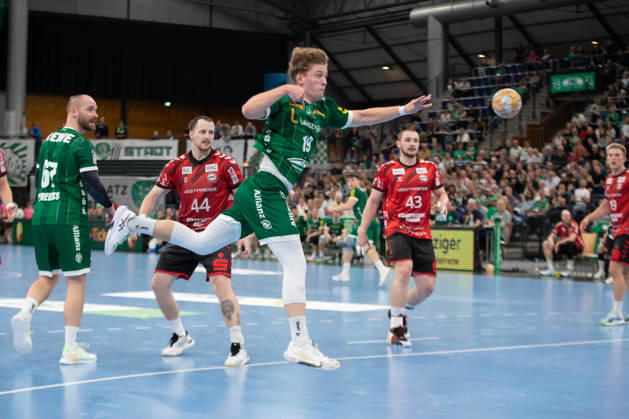 Handball, HBL2: SC DHfK Leipzig - ASV Hamm-Westfalen; 16.10.2026 Finn Schroven (19, SC DHfK Leipzig) wirft. Handball, 2. Bundesliga, Saison 2026 2027, 8. Spieltag: SC DHfK Leipzig vs. ASV Hamm-Westfalen am 16.10.2026 in der Quarterback Immobilien Arena Leipzig. Copyright: xBEAUTIFULxSPORTS JanxKaeferx