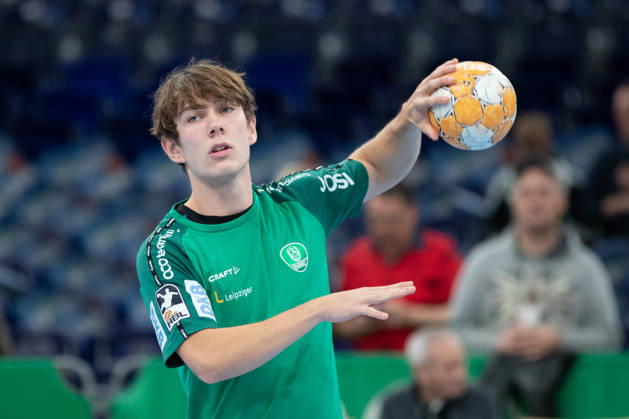 Handball, HBL2: SC DHfK Leipzig - ASV Hamm-Westfalen; 16.10.2026 Staffan Peter (18, SC DHfK Leipzig) während der Erwärmung, Training. Handball, 2. Bundesliga, Saison 2026 2027, 8. Spieltag: SC DHfK Leipzig vs. ASV Hamm-Westfalen am 16.10.2026 in der Quarterback Immobilien Arena Leipzig. Copyright: xBEAUTIFULxSPORTS JanxKaeferx