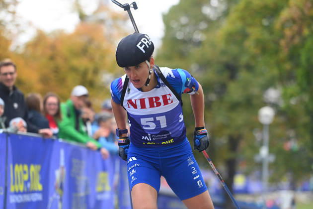 Julia SIMON (FRA),Aktion, Loop One-Biathlon Opening Festival im Olympiapark in Muenchen am 17.10.2026.