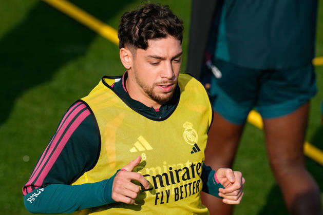 October 17, 2026, Valdebebas, Madrid, Spain: Federico Valverde during the training day of Real Madrid ahead the Spanish League, LaLiga EA Sports, football match against Sevilla FC at Ciudad Deportiva Real Madrid on October 17, 2026, in Valdebebas, Madrid, Spain. Valdebebas Spain - ZUMAa181 20261017_zaa_a181_043 Copyright: xDennisxAgyemanx