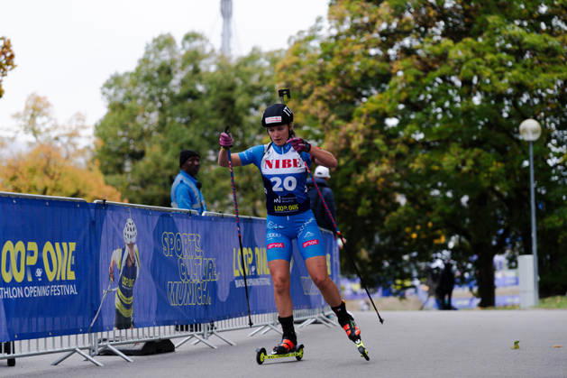 17.10.2026, GER, Biathlon, Frauen, IBU Biathlon Loop One Festival 2026, Saison 2026 2027, Super Sprint Qualifikation Damen Martina Trabucchi ( ITA, 20 ) im Anstieg München Olympiapark Bayern Deutschland Copyright: xNordphoto Vux
