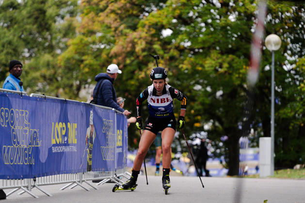17.10.2026, GER, Biathlon, Frauen, IBU Biathlon Loop One Festival 2026, Saison 2026 2027, Super Sprint Qualifikation Damen Johanna Puff ( DEU, 3 ) im Anstieg München Olympiapark Bayern Deutschland Copyright: xNordphoto Vux