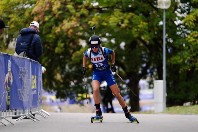 17.10.2026, GER, Biathlon, Frauen, IBU Biathlon Loop One Festival 2026, Saison 2026 2027, Super Sprint Qualifikation Damen Voldiya Galmace Paulin ( FRA, 13 ) im Anstieg München Olympiapark Bayern Deutschland Copyright: xNordphoto Vux