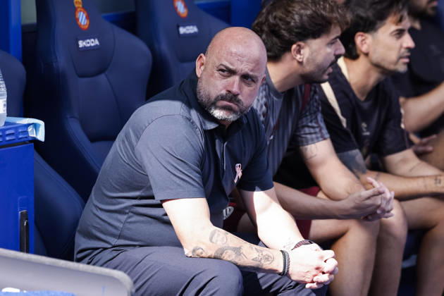October 17, 2026, Cornella, Barcelona, SPAIN: Manolo Gonzalez, head coach of RCD Espanyol, looks on during the Spanish league, LaLiga EA Sports, football match played between RCD Espanyol and Atletico de Madrid at RCDE Stadium on October 17, 2026 in Cornella, Spain. RCD Espanyol V Atletico De Madrid - LaLiga EA Sports - ZUMAa181 20261017_zaa_a181_112 Copyright: xJavierxBorregox