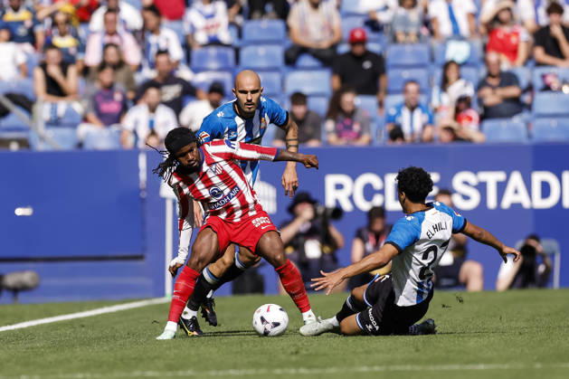 October 17, 2026, Cornella, Barcelona, SPAIN: Ademola Lookman of Atletico de Madrid in action during the Spanish league, LaLiga EA Sports, football match played between RCD Espanyol and Atletico de Madrid at RCDE Stadium on October 17, 2026 in Cornella, Spain. RCD Espanyol V Atletico De Madrid - LaLiga EA Sports  - ZUMAa181 20261017_zaa_a181_114 Copyright: xJavierxBorregox