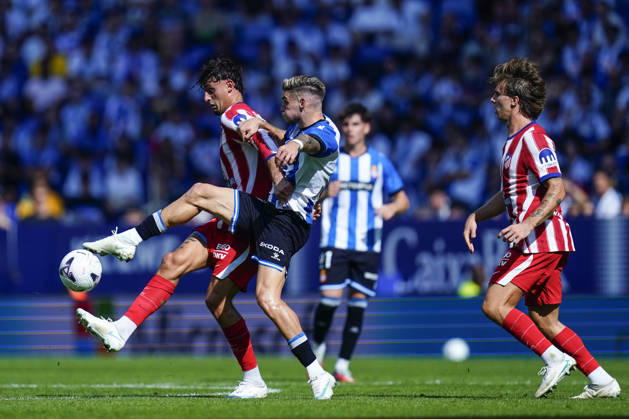 RCD Espanyol v Atletico de Madrid. La Liga EA Sports. Date 9 Marc Pubill of Atletico de Madrid and Roberto Fernandez of RCD Espanyol during the La Liga EA Sports match between RCD Espanyol and Atletico de Madrid played at RCDE Stadium on October 17, 2026 in Barcelona, Spain. Contributor Copyright: xPressinphotox PS_2627_ESP_ATL_011