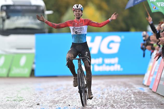 Luxembourgian Marie Schreiber celebrates as she crosses the finish line to win the women s elite race of the Berencross Meulebeke cyclocross cycling event, race 2 8 in the HG Cross competition, on Saturday 17 October 2026. DAVIDxPINTENS  x190079796x