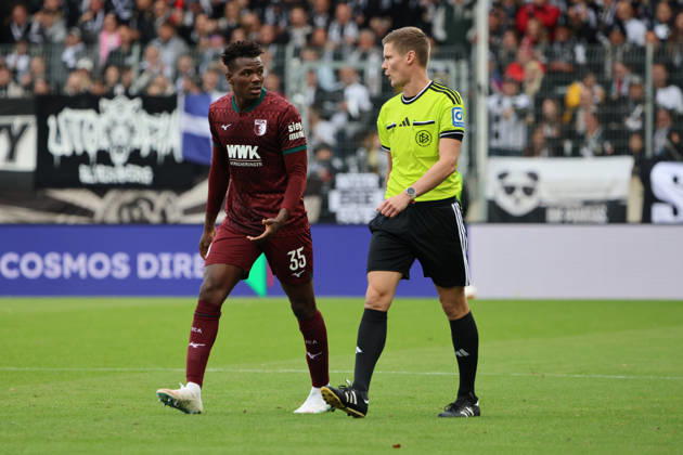 17.10.2026, Fussball, Herren, 1. Bundesliga, Saison 2026 2027, SV 07 Elversberg - FC Augsburg, Schiedsrichter Dr. Florian Exner, Juma Bah (FC Augsburg) Elversberg Ursapharm-Arena an der Kaiserlinde Saarland Deutschland (DEU) Copyright: xSebastianxBachx