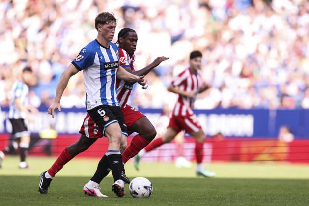 October 17, 2026, Cornella, Barcelona, SPAIN: Clemens Riedel of RCD Espanyol and Jonathan David of Atletico de Madrid in action during the Spanish league, LaLiga EA Sports, football match played between RCD Espanyol and Atletico de Madrid at RCDE Stadium on October 17, 2026 in Cornella, Spain. RCD Espanyol V Atletico De Madrid - LaLiga EA Sports  - ZUMAa181 20261017_zaa_a181_142 Copyright: xJavierxBorregox