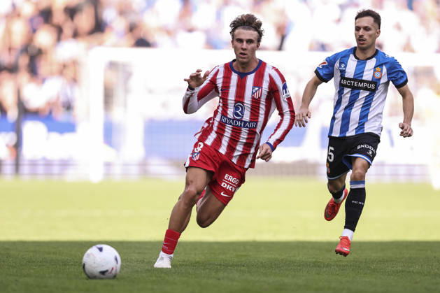 October 17, 2026, Cornella, Barcelona, SPAIN: Pablo Barrios of Atletico de Madrid in action during the Spanish league, LaLiga EA Sports, football match played between RCD Espanyol and Atletico de Madrid at RCDE Stadium on October 17, 2026 in Cornella, Spain. RCD Espanyol V Atletico De Madrid - LaLiga EA Sports  - ZUMAa181 20261017_zaa_a181_145 Copyright: xJavierxBorregox