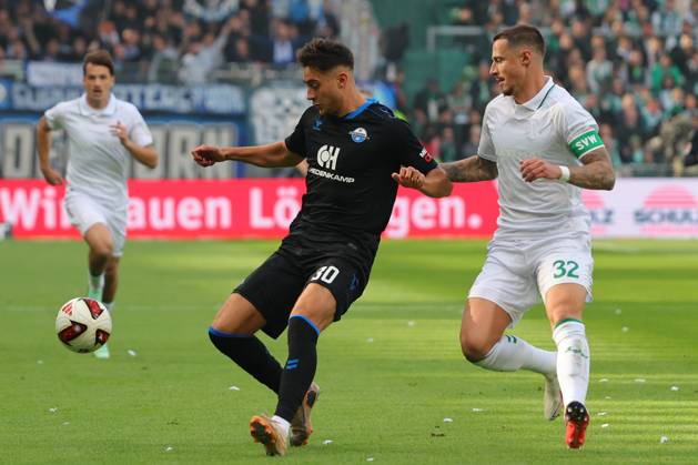 17.10.26, GER, Fussball, 1.FBL Männer, 6. Spieltag, Saison2026 2027, SV Werder Bremen vs. SC Paderborn 07 Stefano Marino (SC Paderborn 07 30) im Zweikampf gegen Marco Friedl (SV Werder Bremen 32) Bremen Weserstadion Bremen Germany Copyright: xnordphotoxGmbHx xTauchnitzx
