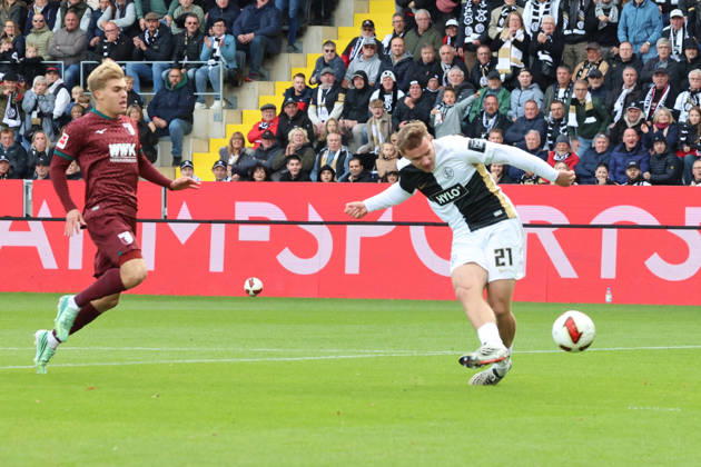 17.10.2026, xrekx, Fussball 1.Bundesliga, SV Elversberg - FC Augsburg v.l. Torschuss zum 2:0 durch Lasse Günther (SV 07 Elversberg) (DFL DFB REGULATIONS PROHIBIT ANY USE OF PHOTOGRAPHS as IMAGE SEQUENCES and or QUASI-VIDEO) Elversberg