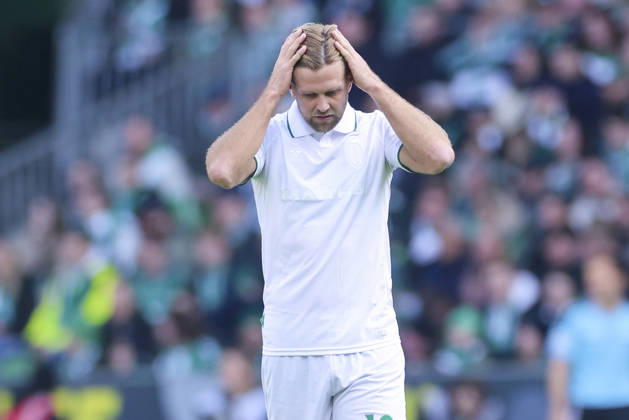 Niclas Fuellkrug (Werder Bremen) schaut enttaeuscht waehrend des spiels der 1. Bundesliga zwischen SV Werder Bremen und SC Paderborn 07, Weserstadion am 17. October 2026 in Bremen, Deutschland. (Foto von Marco Steinbrenner DeFodi Images) +++ Niclas Fuellkrug (Werder Bremen) looks dejected during the Bundesliga match between SV Werder Bremen and SC Paderborn 07 at Weserstadion on October 17, 2026 in Bremen, Germany. (Photo by Marco Steinbrenner DeFodi Images) DFB DFL REGULATIONS PROHIBIT ANY USE OF PHOTOGRAPHS AS IMAGE SEQUENCES AND OR QUASI-VIDEO. (Photo by Marco Steinbrenner DeFodi Images) -