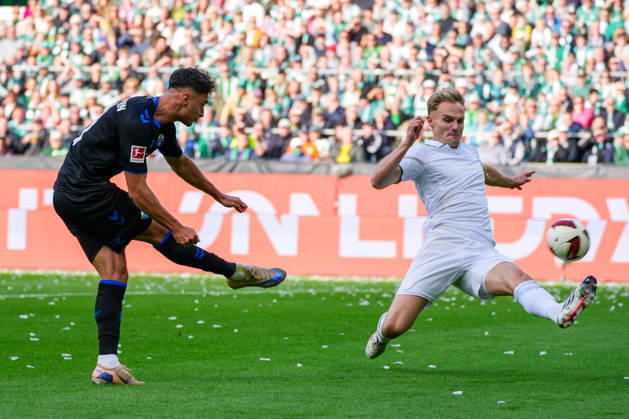 Tor und Torjubel von Stefano Marino (SC Paderborn 07, 30) zum 0:1 für SC Paderborn 07, Torschuss, Emotionen, Jubel, Freude, Deutschland: Fussball, Bundesliga, Saison 2026 27, 6. Spieltag, 17.10.2026, Werder Bremen vs FC Augsburg, Weserstadion (Bremen) Copyright: xLeonxFrickx