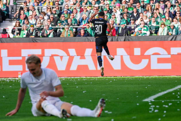 Tor und Torjubel von Stefano Marino (SC Paderborn 07, 30) zum 0:1 für SC Paderborn 07, Emotionen, Jubel, Freude, Deutschland: Fussball, Bundesliga, Saison 2026 27, 6. Spieltag, 17.10.2026, Werder Bremen vs FC Augsburg, Weserstadion (Bremen) Copyright: xLeonxFrickx