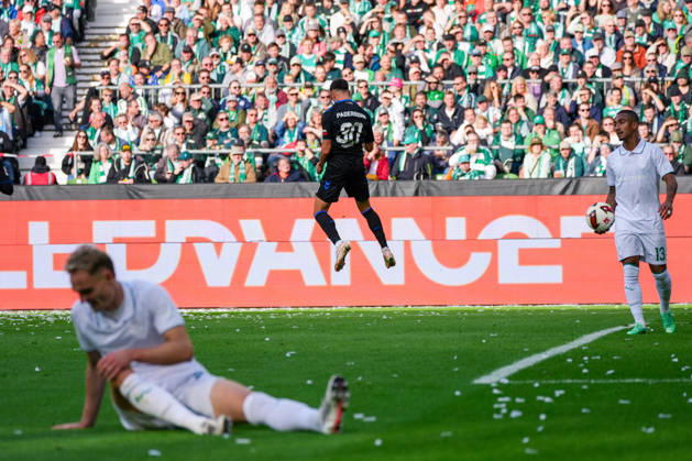 Tor und Torjubel von Stefano Marino (SC Paderborn 07, 30) zum 0:1 für SC Paderborn 07, Emotionen, Jubel, Freude, Deutschland: Fussball, Bundesliga, Saison 2026 27, 6. Spieltag, 17.10.2026, Werder Bremen vs FC Augsburg, Weserstadion (Bremen) Copyright: xLeonxFrickx