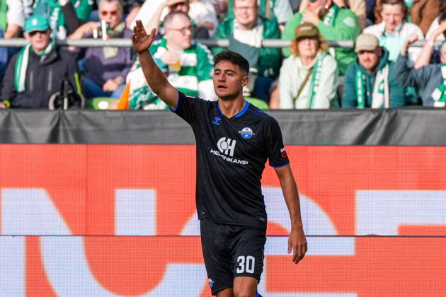 Tor und Torjubel von Stefano Marino (SC Paderborn 07, 30) zum 0:1 für SC Paderborn 07, Emotionen, Jubel, Freude, Deutschland: Fussball, Bundesliga, Saison 2026 27, 6. Spieltag, 17.10.2026, Werder Bremen vs FC Augsburg, Weserstadion (Bremen) Copyright: xLeonxFrickx