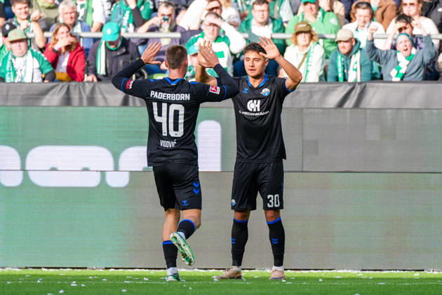 Tor und Torjubel von Stefano Marino (SC Paderborn 07, 30) zum 0:1 für SC Paderborn 07, Emotionen, Jubel mit Gabriel Vidovic (SC Paderborn 07, 40), Freude, Deutschland: Fussball, Bundesliga, Saison 2026 27, 6. Spieltag, 17.10.2026, Werder Bremen vs FC Augsburg, Weserstadion (Bremen) Copyright: xLeonxFrickx