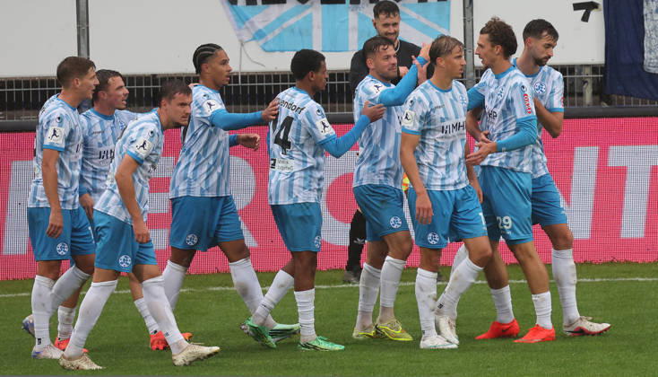 Stuttgart Fußball Regionalliga Südwest , Stuttgarter Kickers vs. TSV Steinbach Haiger , Jubel Kickers