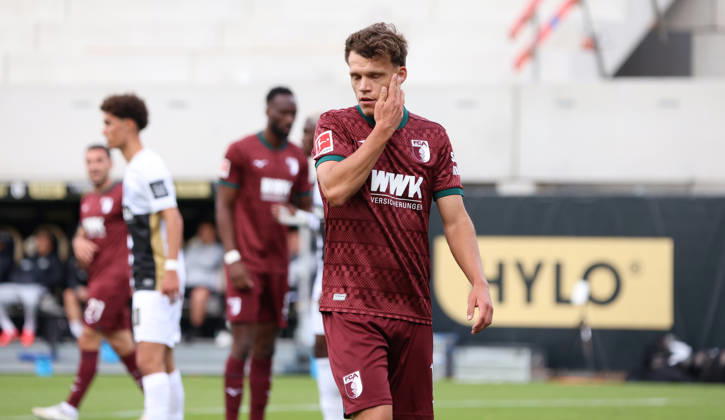 17.10.2026, Fussball, Herren, 1. Bundesliga, Saison 2026 2027, SV 07 Elversberg - FC Augsburg, Robin Fellhauer (FC Augsburg) enttäuscht, Enttäuschung Elversberg Ursapharm-Arena an der Kaiserlinde Saarland Deutschland Copyright: xFabianxKleerx