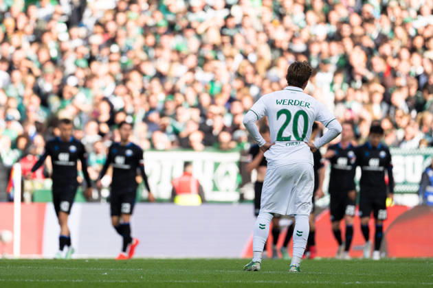 Tor zum 0:1 Paderborner Mannschaft jubelt Jubel, Chuki (SV Werder Bremen, 20) enttaeuscht Enttaeuschung, GER, SV Werder Bremen vs SC Paderborn 07, Fussball, Bundesliga, Spieltag 6, Saison 2026 2027, 17.10.2026 DFL REGULATIONS PROHIBIT ANY USE OF PHOTOGRAPHS AS IMAGE SEQUENCES AND OR QUASI-VIDEO GER, SV Werder Bremen vs SC Paderborn 07, Fussball, Bundesliga, Spieltag 6, Saison 2026 2027, 17.10.2026 Bremen Copyright: xEibner-Pressefoto MaxxVincenx EP_MVN