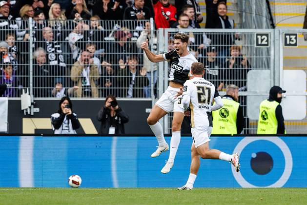 Maximilian Rohr (SV 07 Elversberg) bejubelt den Treffer zum 3:0 mit Lasse Guenther (SV 07 Elversberg), zu SV Elversberg vs FC Augsburg, Fussball, 1. Bundesliga, 06. Spieltag, Saison 2026 2027, 17.10.2026 SV Elversberg vs FC Augsburg, Fussball, 1. Bundesliga, 06. Spieltag, Saison 2026 2027, 17.10.2026 Copyright: xEibnerxPressefotox EP_ANS