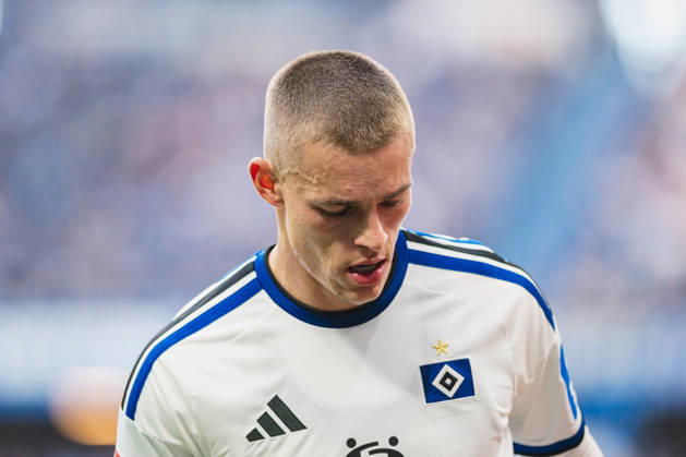 1. Bundesliga: Hamburger SV vs. VfB Stuttgart, 17.10.2026 Miro Muheim (Hamburger SV, 28); Fußball, 1. Bundesliga, 6. Spieltag: Hamburger SV vs. VfB Stuttgart am 17.10.2026 im Volksparkstadion, Hamburg DFL REGULATIONS PROHIBIT ANY USE OF PHOTOGRAPHS AS IMAGE SEQUENCES AND OR QUASI-VIDEO. Copyright: xBEAUTIFULxSPORTS Tonhäuserx