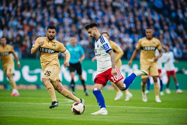 1. Bundesliga: Hamburger SV vs. VfB Stuttgart, 17.10.2026 Fabio Vieira (Hamburger SV, 20); Fußball, 1. Bundesliga, 6. Spieltag: Hamburger SV vs. VfB Stuttgart am 17.10.2026 im Volksparkstadion, Hamburg DFL REGULATIONS PROHIBIT ANY USE OF PHOTOGRAPHS AS IMAGE SEQUENCES AND OR QUASI-VIDEO. Copyright: xBEAUTIFULxSPORTS Tonhäuserx