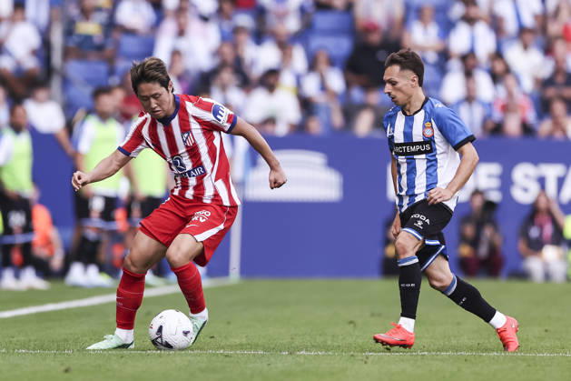 October 17, 2026, Cornella, Barcelona, SPAIN: Kang-in Lee of Atletico de Madrid and Bryan Zaragoza of RCD Espanyol in action during the Spanish league, LaLiga EA Sports, football match played between RCD Espanyol and Atletico de Madrid at RCDE Stadium on October 17, 2026 in Cornella, Spain. RCD Espanyol V Atletico De Madrid - LaLiga EA Sports  - ZUMAa181 20261017_zaa_a181_157 Copyright: xJavierxBorregox