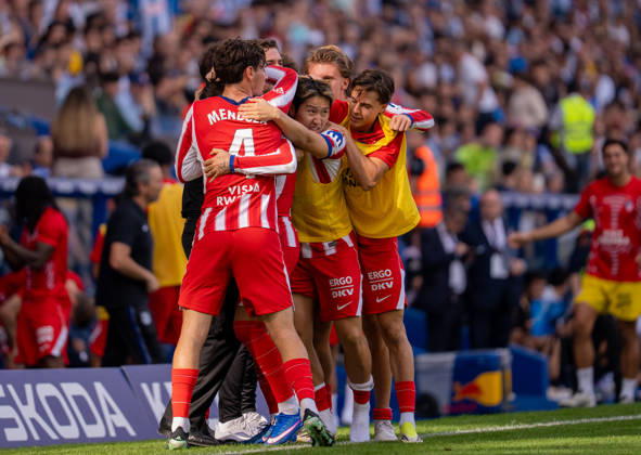 ESP: LaLiga EA Sports RCD Espanyol v Atletico Madrid Alex Baena of Atletico de Madrid scores goal and celebrates with Diego Simeone coach of Atletico de Madrid during LaLiga EA Sports between RCD Espanyol v Atletico Madrid played at RCDE Stadium in El Prat de Llobregat, Barcelona on October 17, 2026 in Spain Spain Futbol Copyright: xAgenciaxLOFx