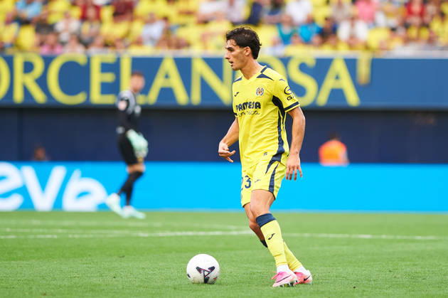 Sergi Cardona (Villarreal CF) during the LaLiga EA Sports match between Villarreal CF and Elche CF at Estadio de la Cerámica on October 17, 2026 in Villarreal, Spain. -