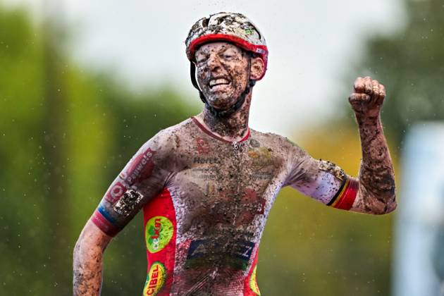 Belgian Michael Vanthourenhout of Pauwels Sauzen-Altez Industriebouw celebrates as he crosses the finish line to win the men s elite race of the Berencross Meulebeke cyclocross cycling event, race 2 8 in the HG Cross competition, on Saturday 17 October 2026. DAVIDxPINTENS  x190092951x