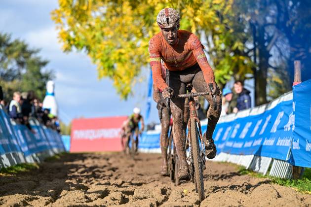 Spain s Felipe Loret Orts is pictured in action during the men s elite race of the Berencross Meulebeke cyclocross cycling event, race 2 8 in the HG Cross competition, on Saturday 17 October 2026. DAVIDxPINTENS  x190093058x