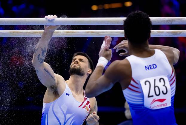 ROTTERDAM - Casimir Schmidt during the qualifications at the World Gymnastics Championships in Rotterdam Ahoy. IRIS VAN DEN BROEK ANP xVIxANPxSportx xxANPxIVx 572729908 originalFilename: 572729908.jpg