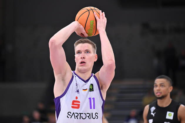 BG Göttingen - Nürnberg Falcons 17.10.2026, Göttingen: Basketball; 2. Bundesliga, ProA, BG Göttingen - Nürnberg Falcons, 5. Spieltag, Sparkassen-Arena. Robin Lodders (BG Göttingen) wirft. Göttingen Niedersachsen Deutschland